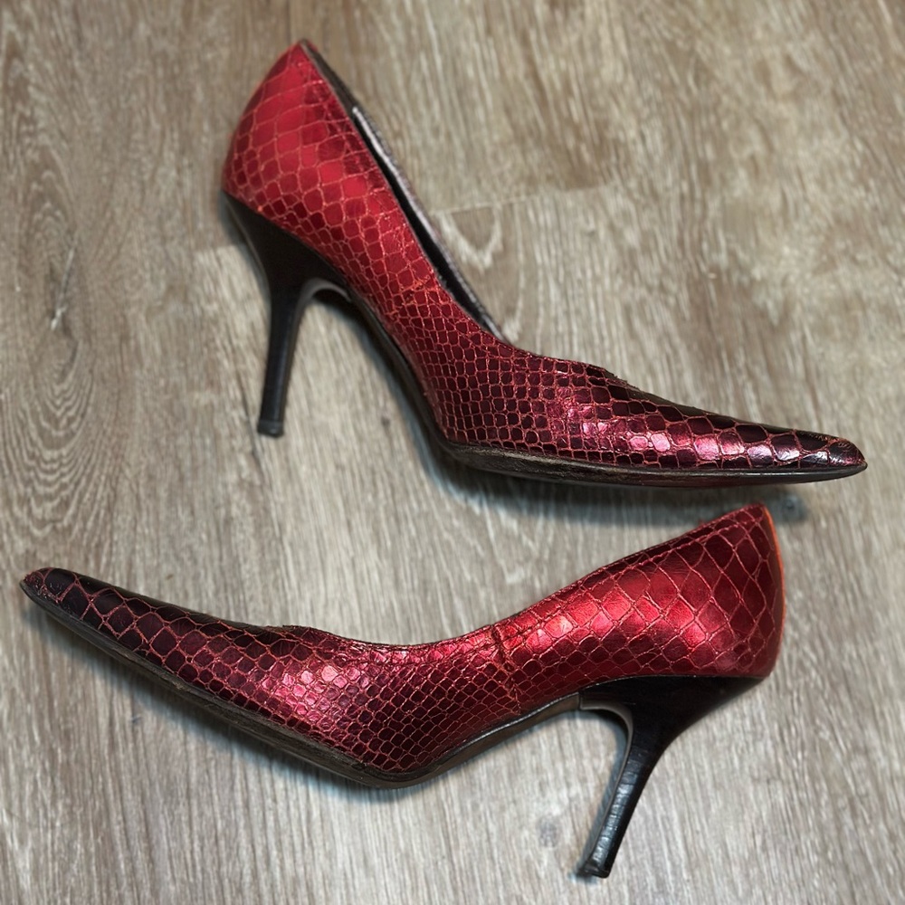 Donald Pliner Women's High Heel Shoes Red Snakeskin Python Foil
Metallic size 6 - Picture 13 of 17